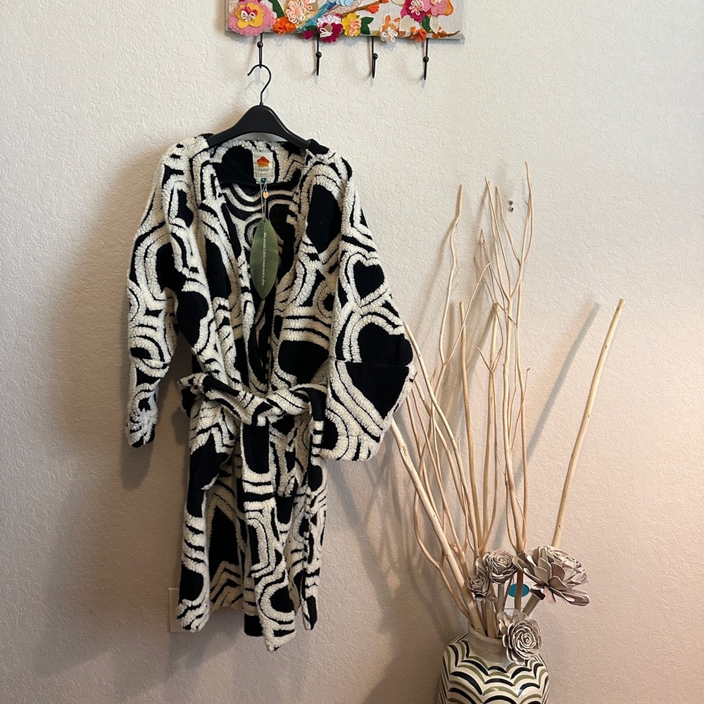 FARM Rio Black & White Patterned Cozy Belted Coat